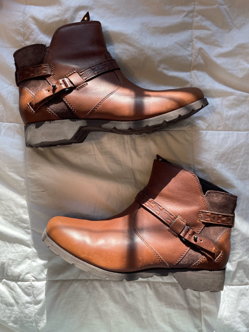 Teva brown leather ankle boots 9 barely worn